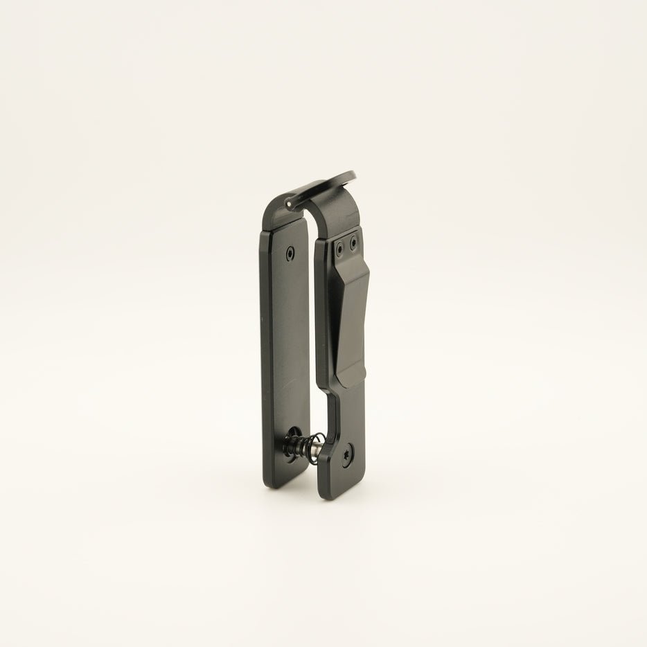 Nomad Twist Key Organizer Black – Sleek aluminum key holder for 2–6 keys, minimalist and durable design.